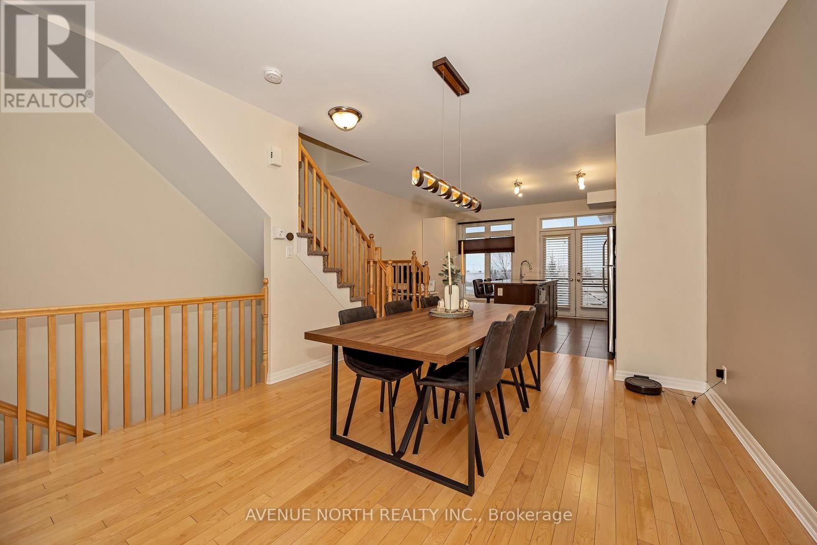 120 LIONEL PRIVATE Image 16