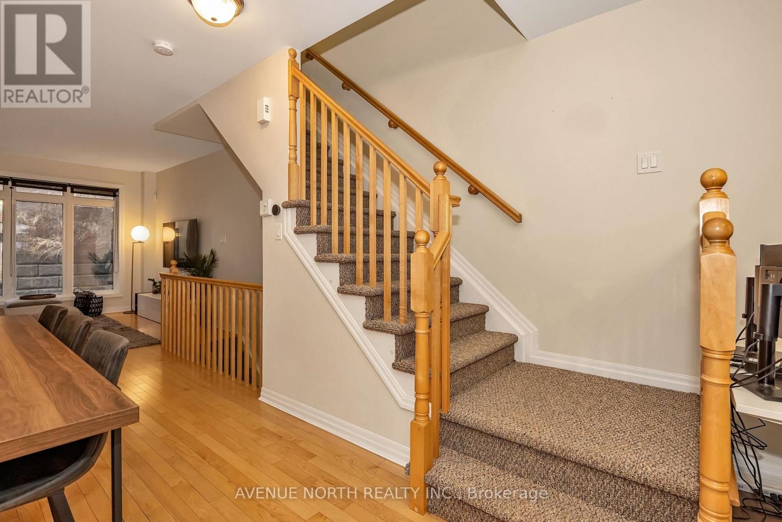 120 LIONEL PRIVATE Image 26