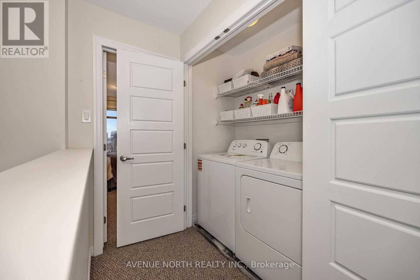 120 LIONEL PRIVATE Image 32