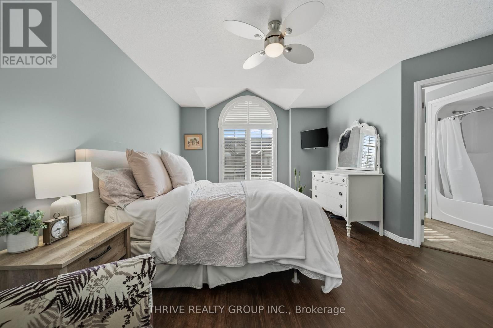 2 - 582 HYDE PARK ROAD Image 15