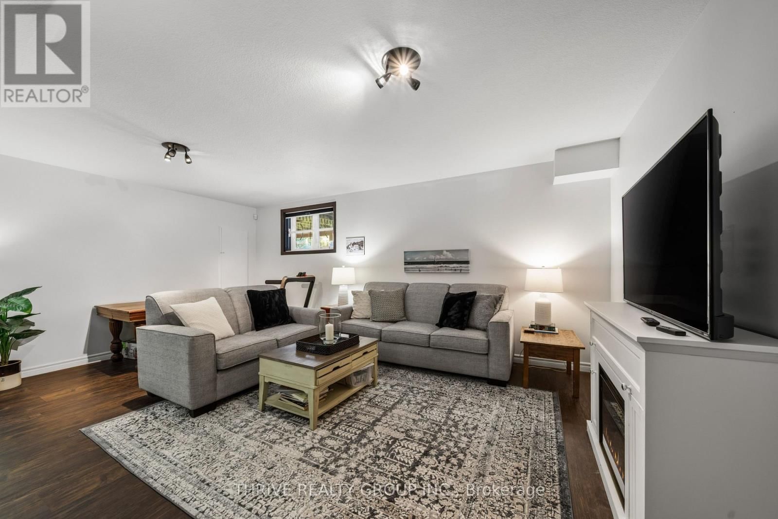 2 - 582 HYDE PARK ROAD Image 29