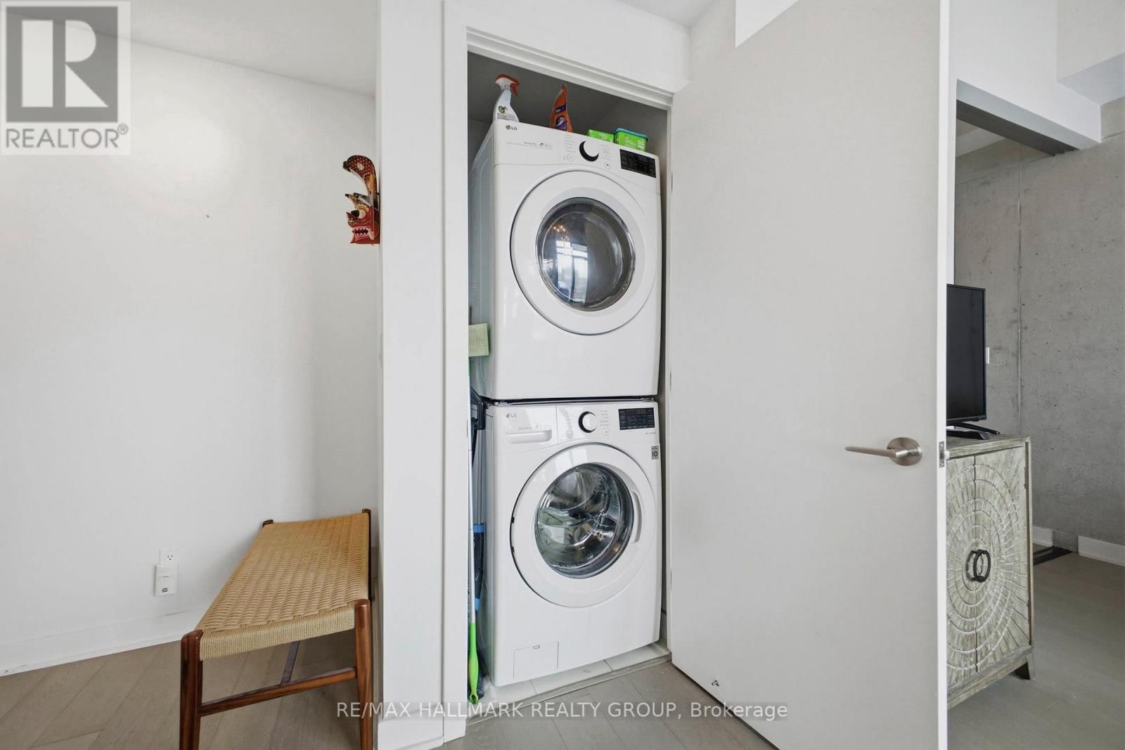 1001 - 203 CATHERINE STREET Image 23