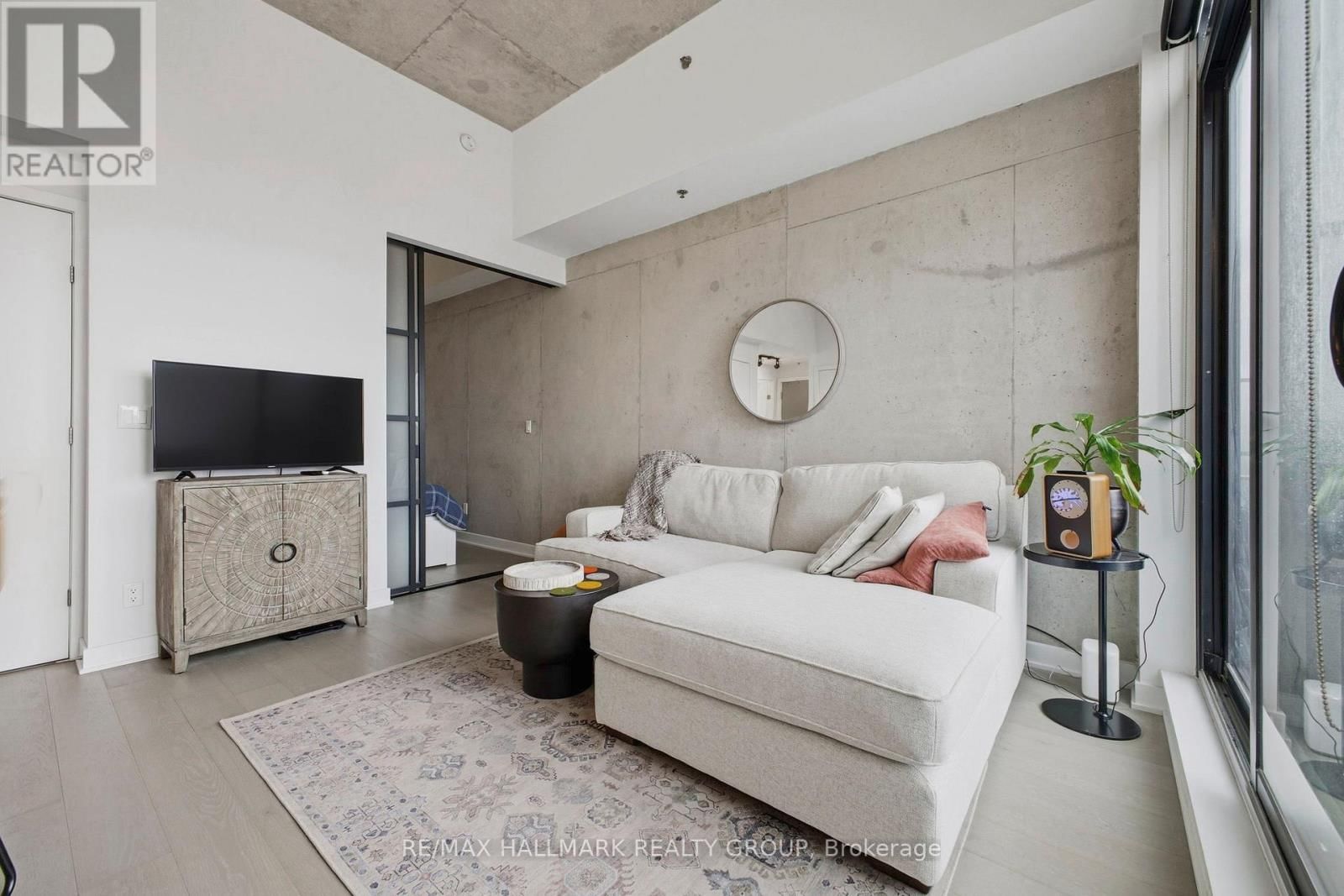 1001 - 203 CATHERINE STREET Image 9