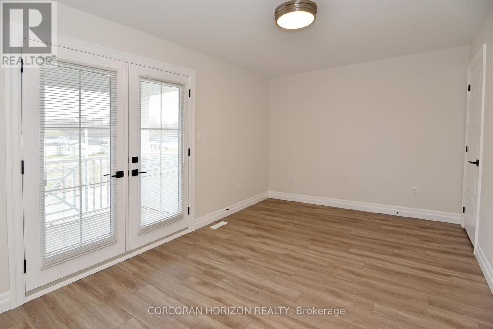 403 BREAKWATER BOULEVARD Image 12