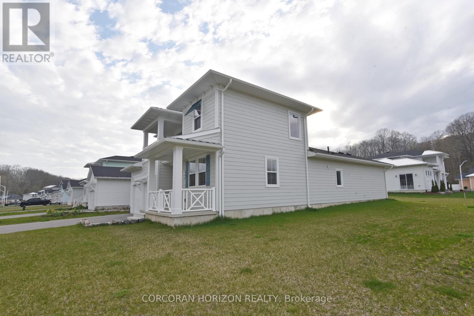 403 BREAKWATER BOULEVARD Image 18