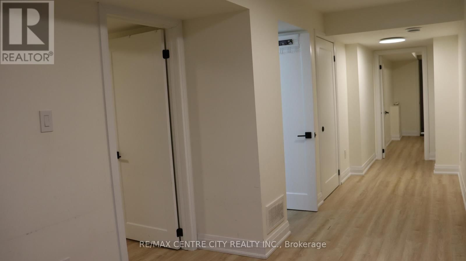 2966 TURNER CRESCENT Image 10