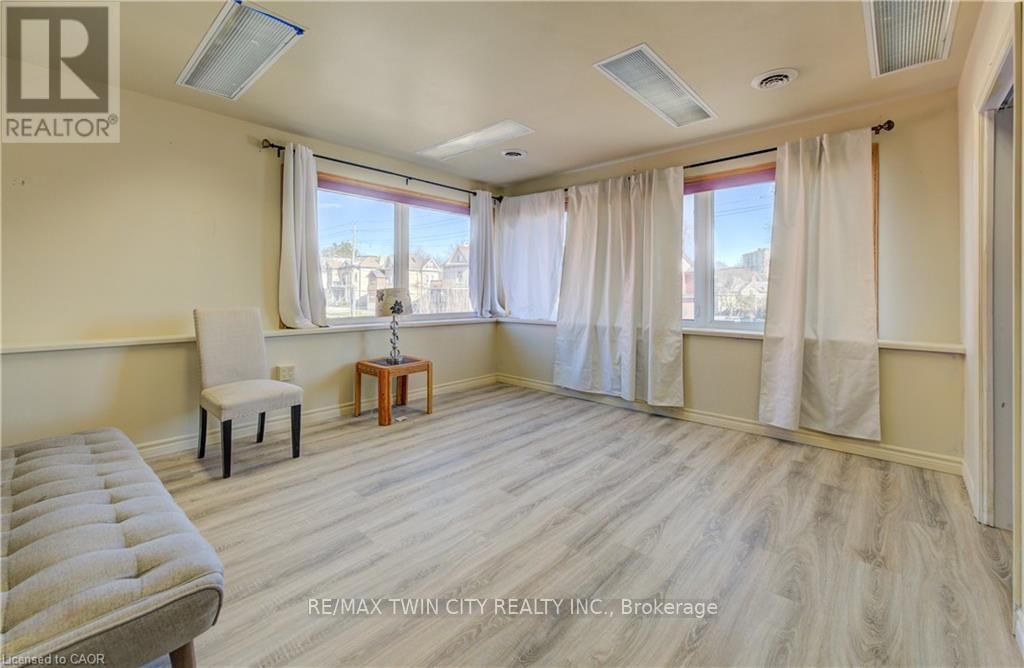 150 VICTORIA STREET NORTH Image 16