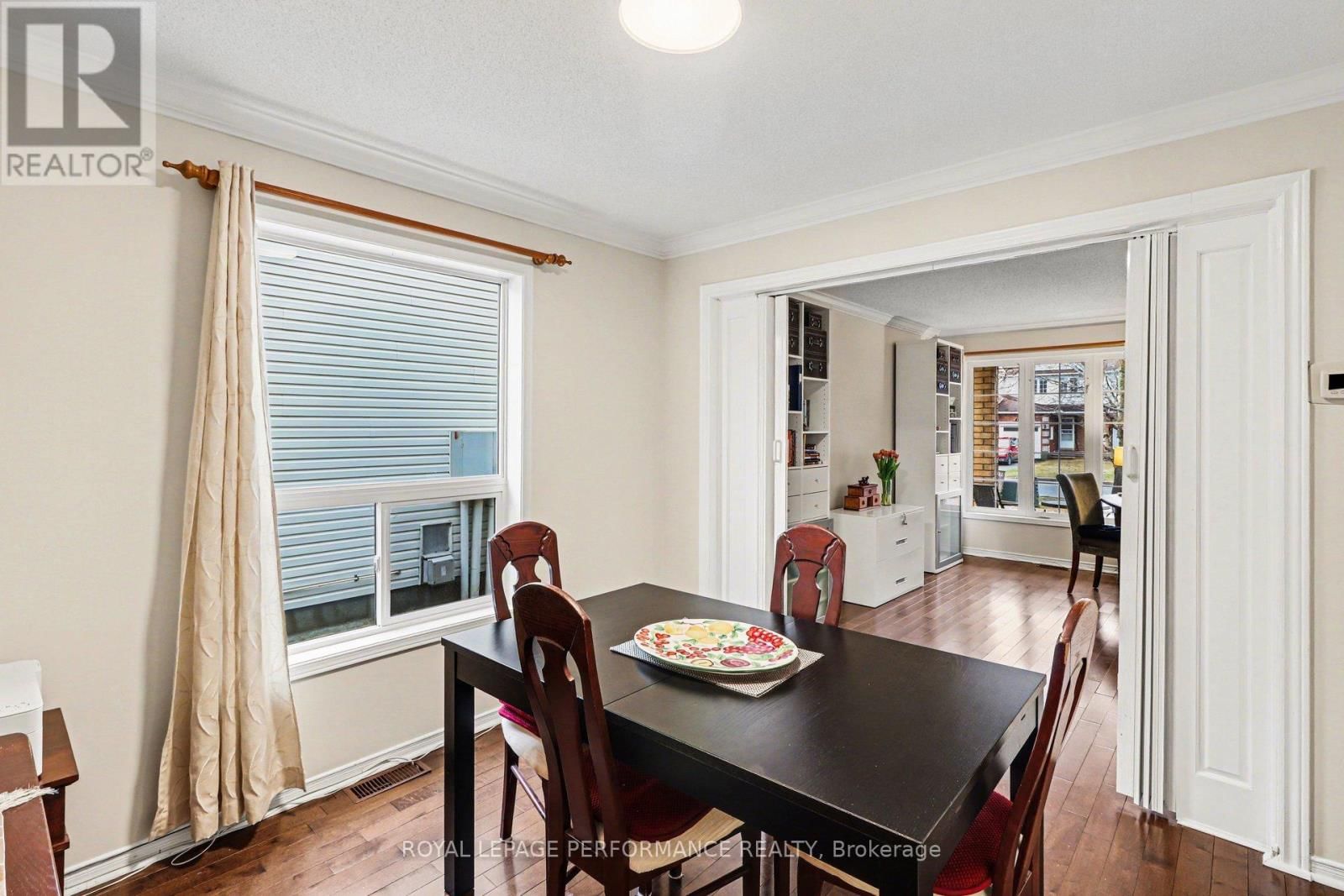 897 PARADISE CRESCENT Image 10