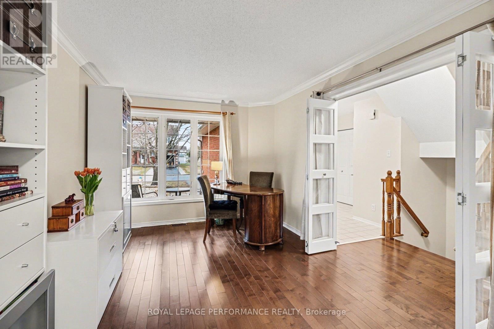 897 PARADISE CRESCENT Image 11