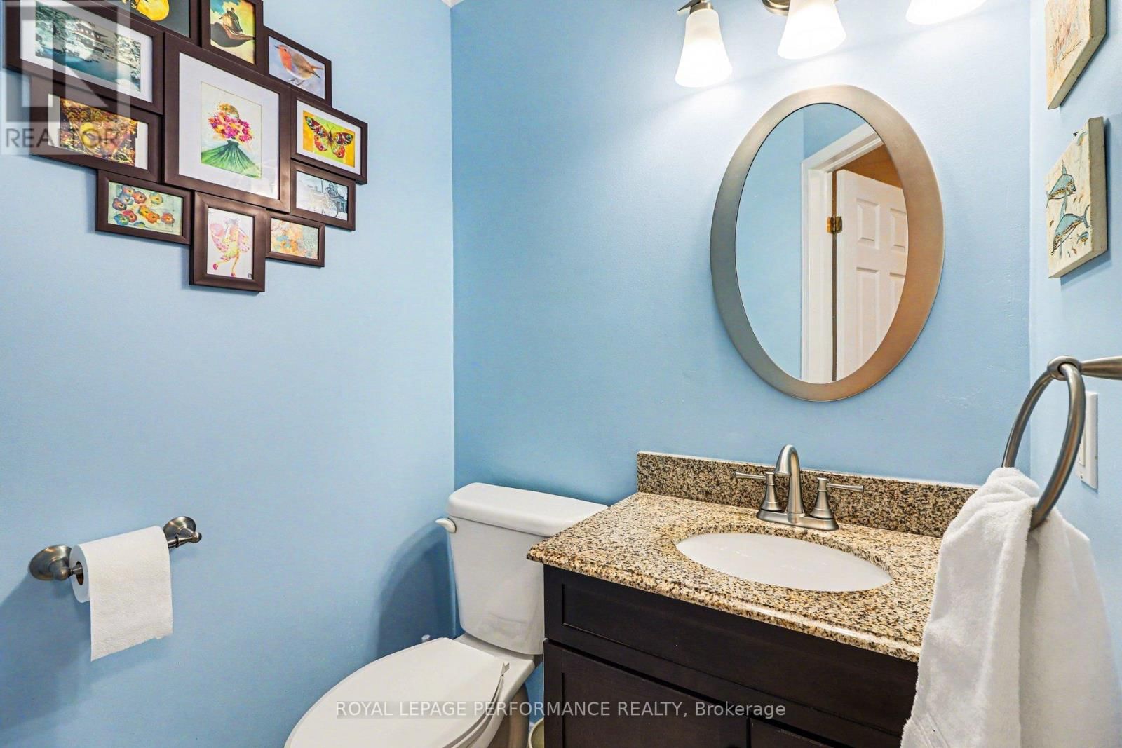 897 PARADISE CRESCENT Image 13