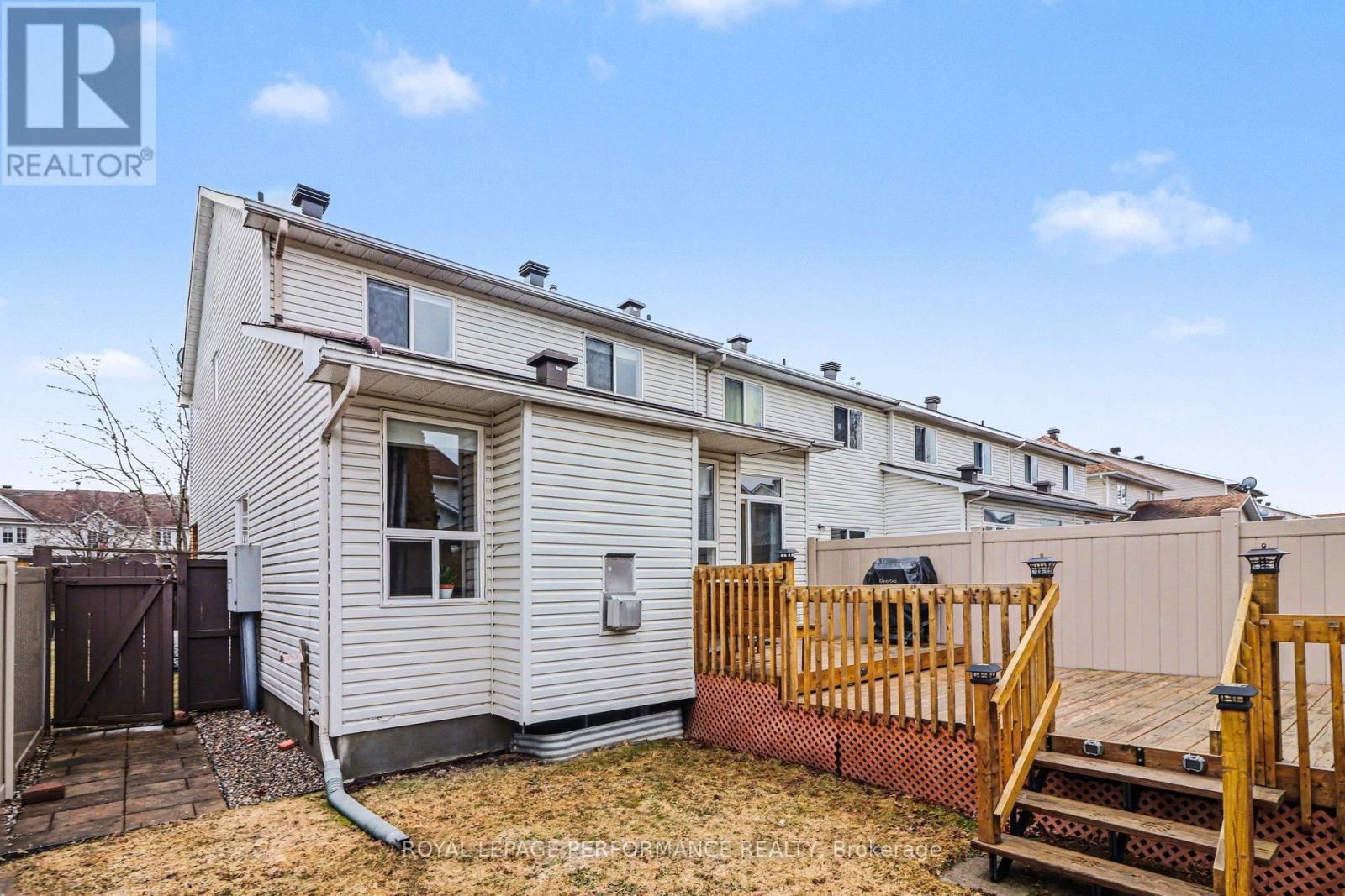 897 PARADISE CRESCENT Image 22