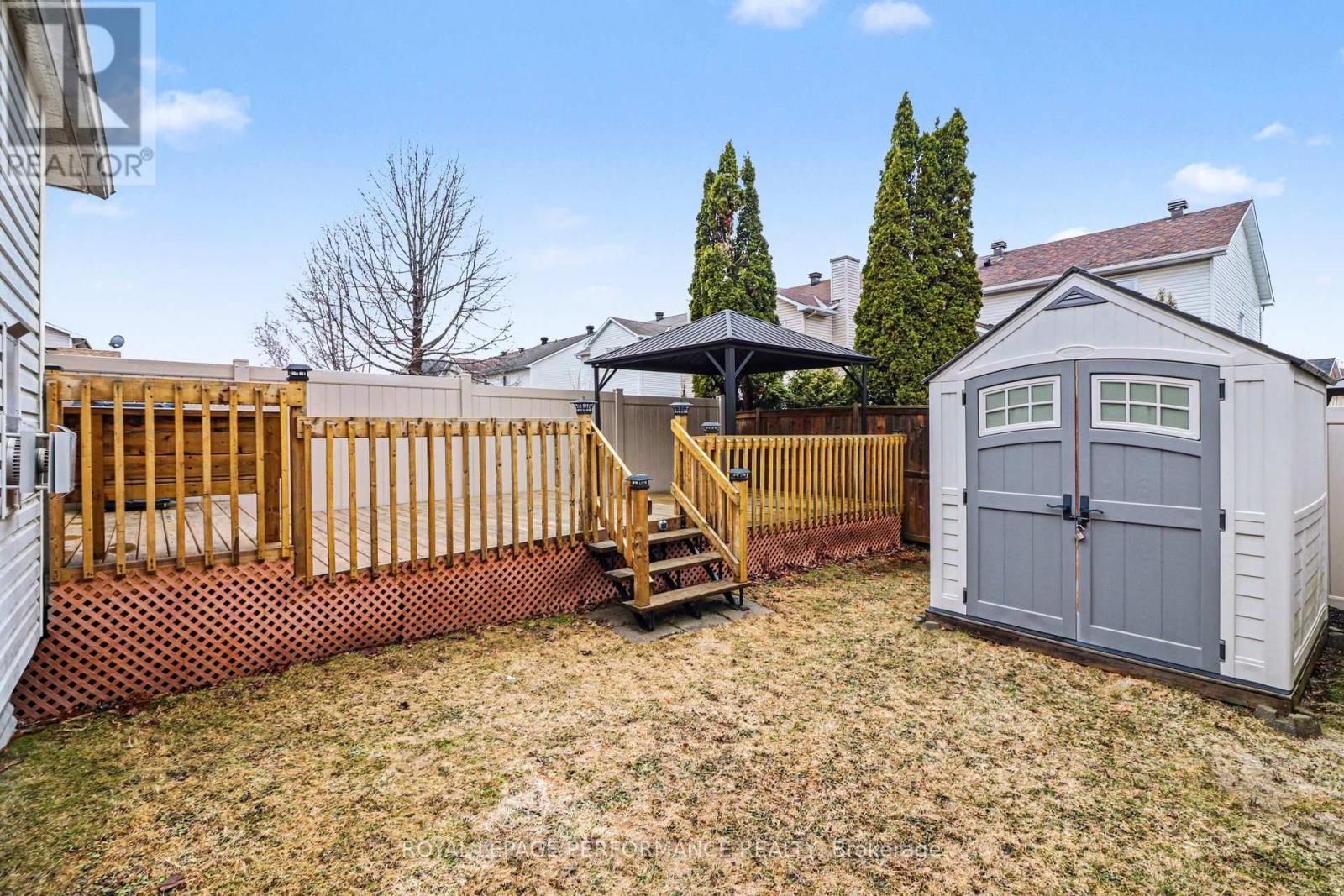 897 PARADISE CRESCENT Image 24