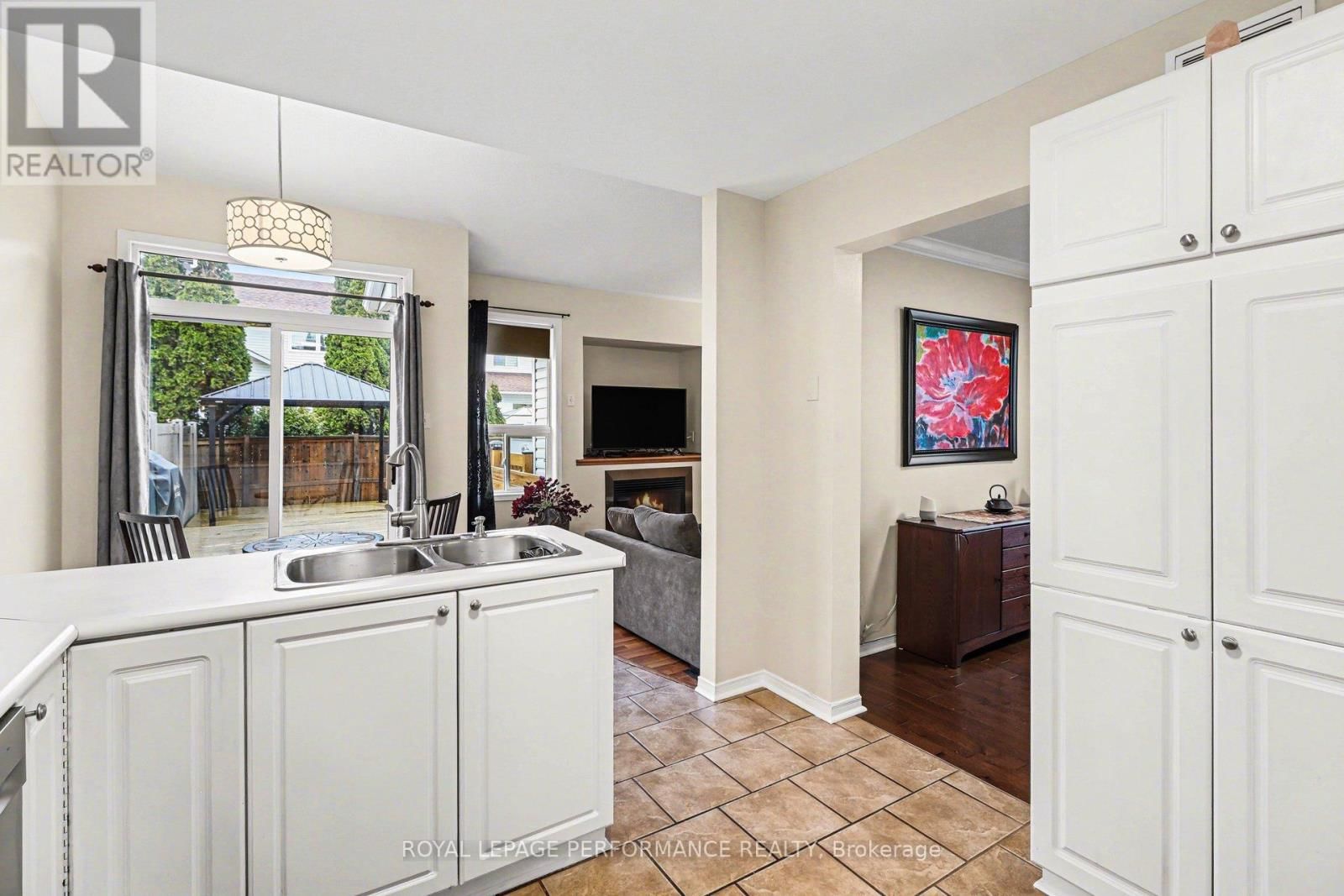 897 PARADISE CRESCENT Image 7