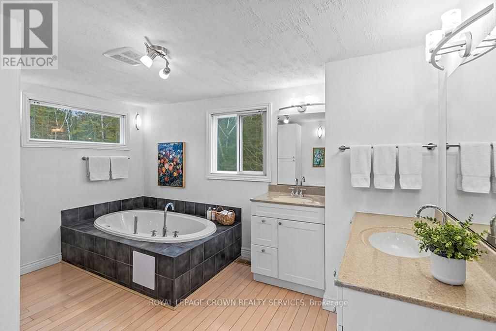 1166 DORCAS BAY ROAD Image 30