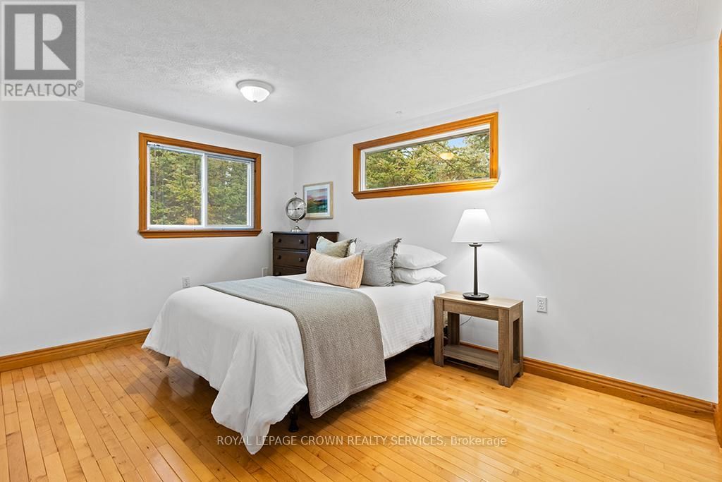 1166 DORCAS BAY ROAD Image 32