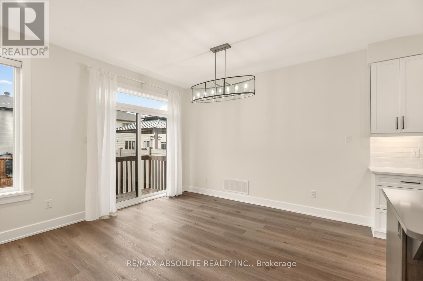 8 TABER STREET Image 11