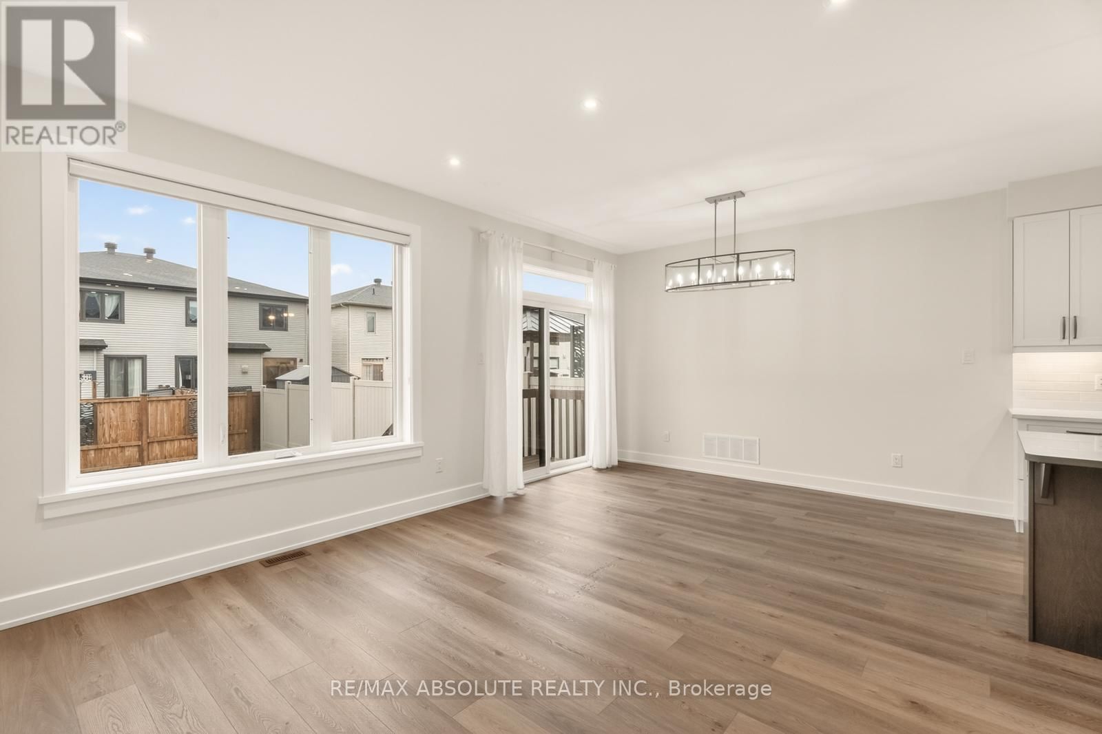 8 TABER STREET Image 12