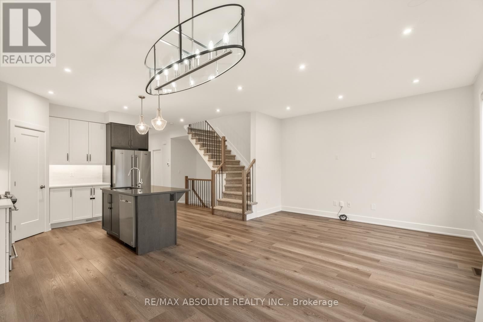 8 TABER STREET Image 15