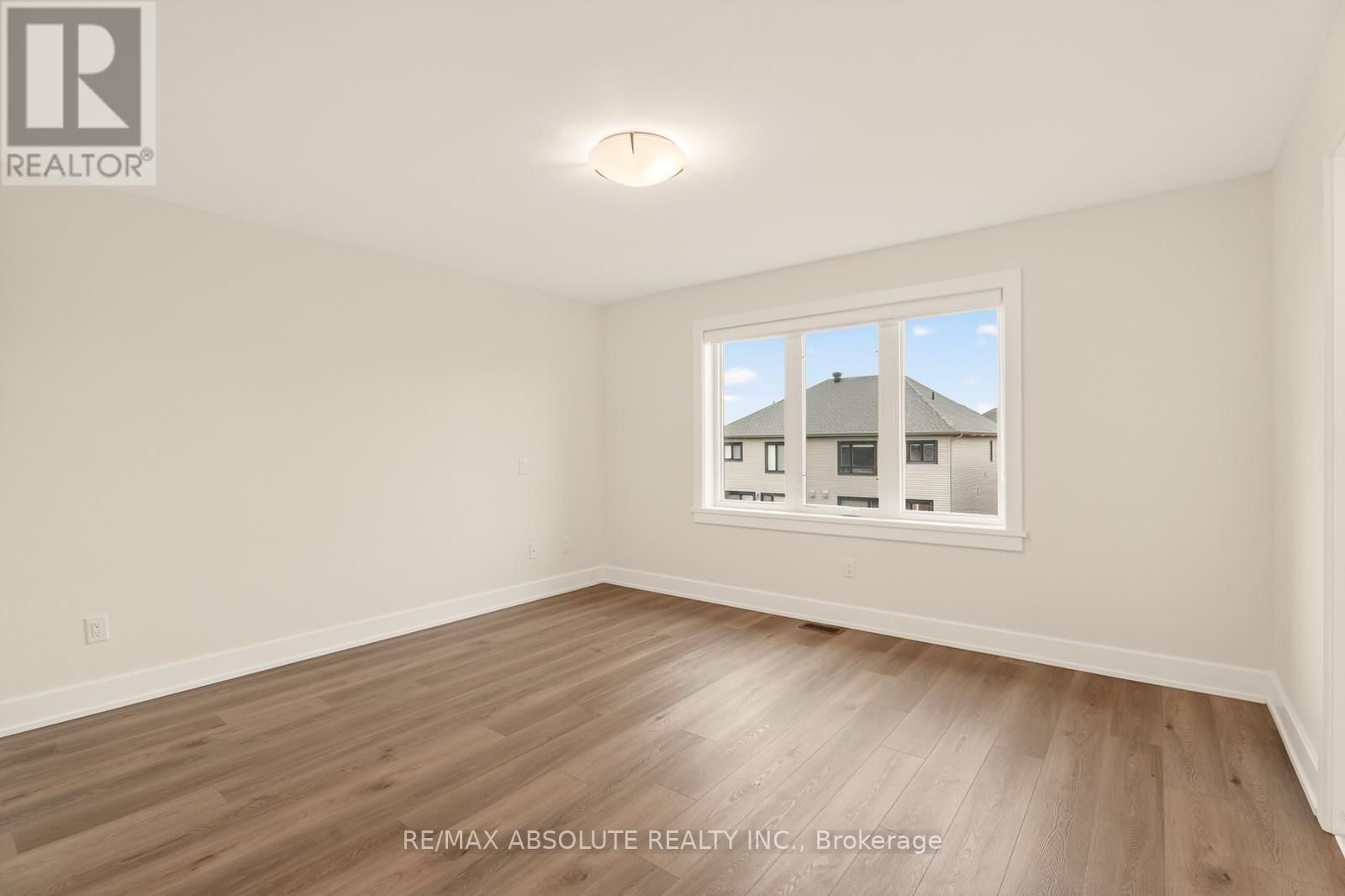 8 TABER STREET Image 17