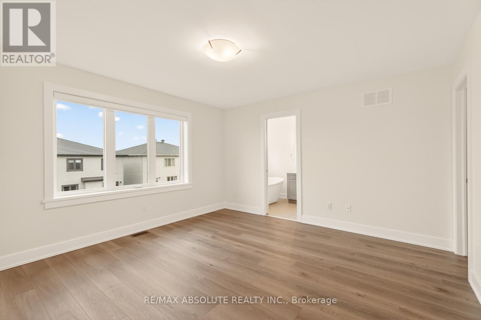 8 TABER STREET Image 18