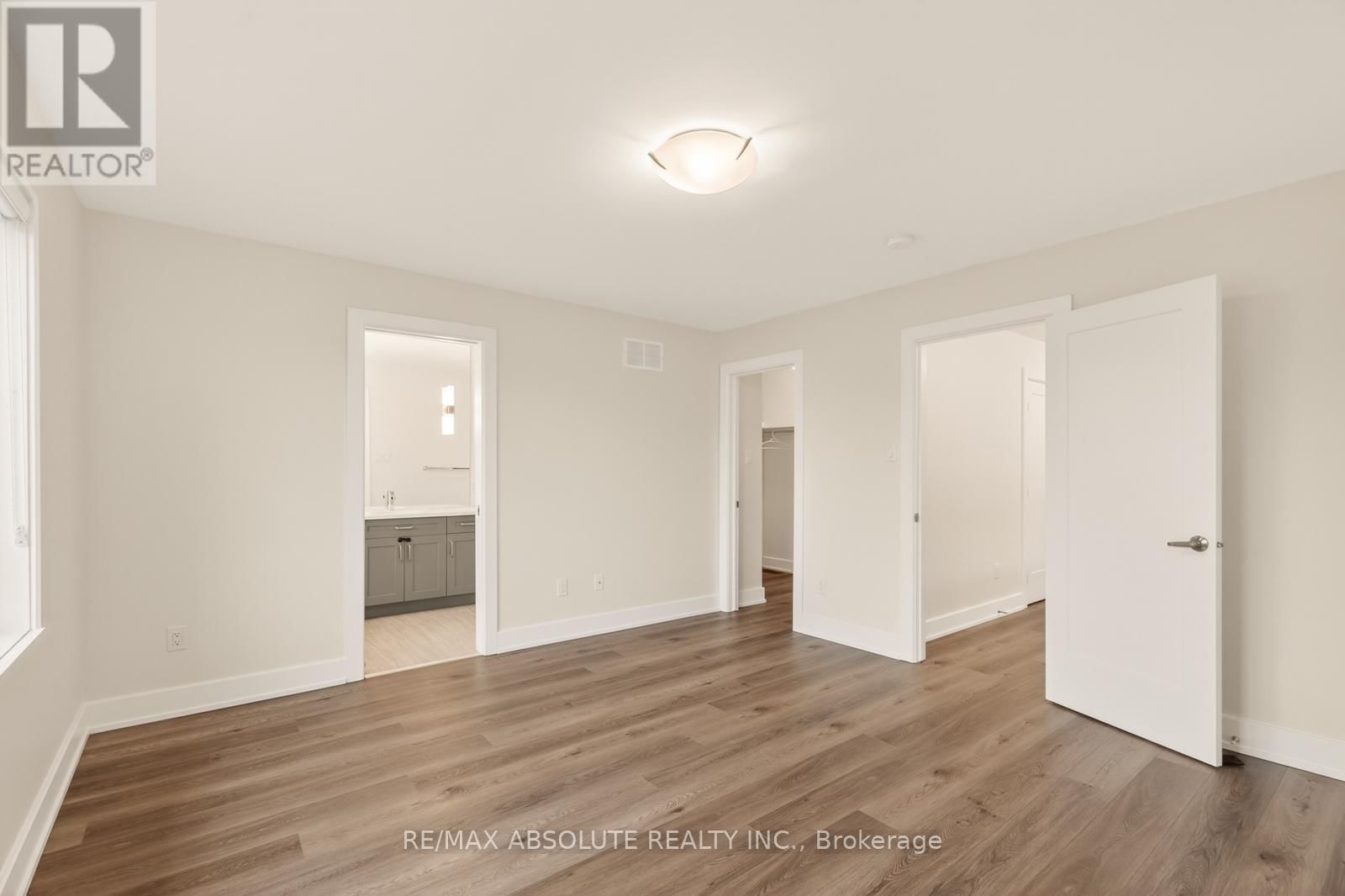 8 TABER STREET Image 19