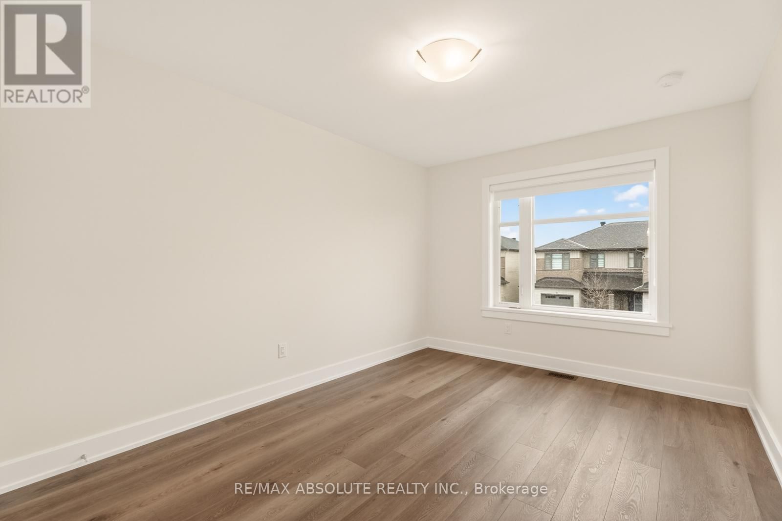 8 TABER STREET Image 23