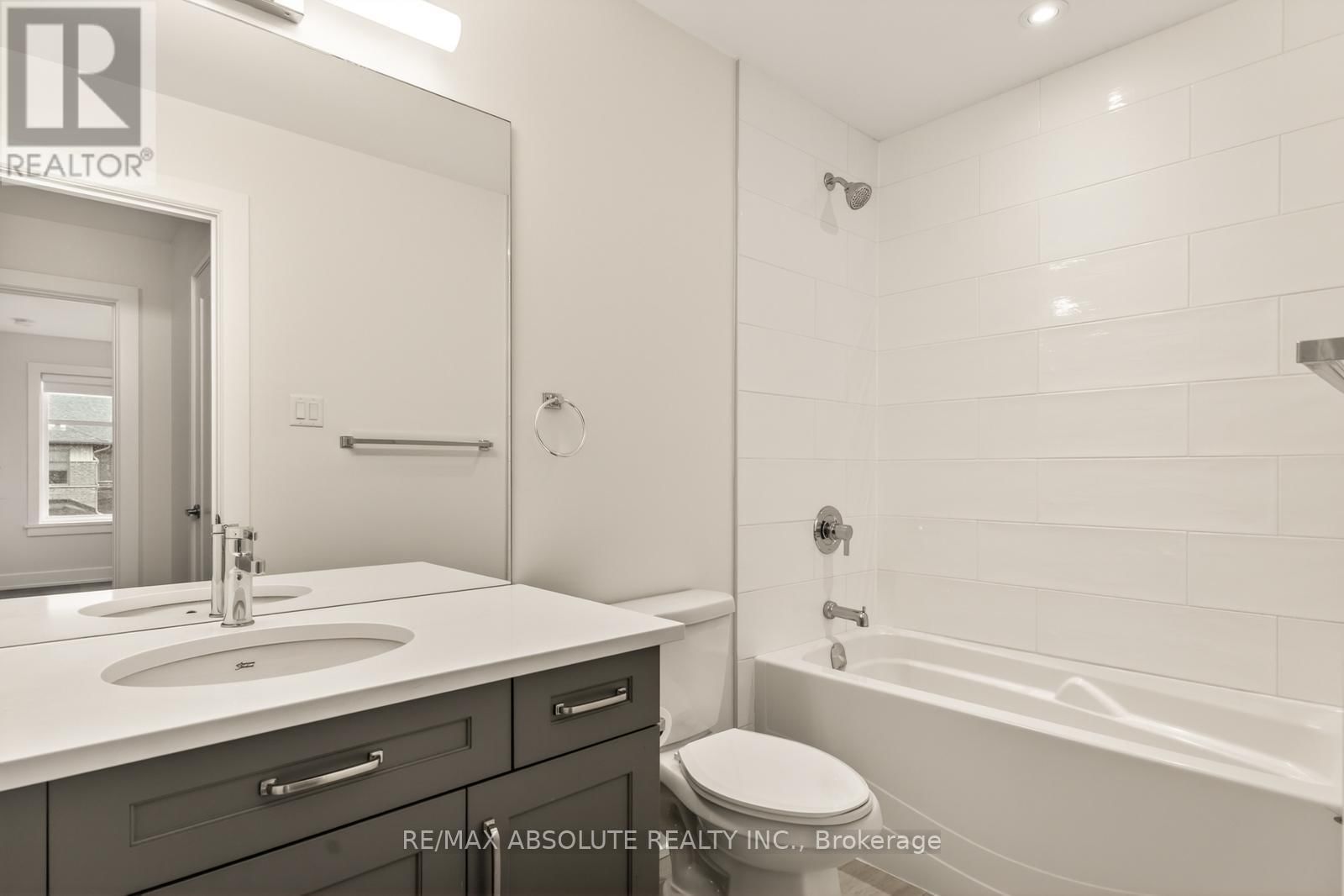 8 TABER STREET Image 24