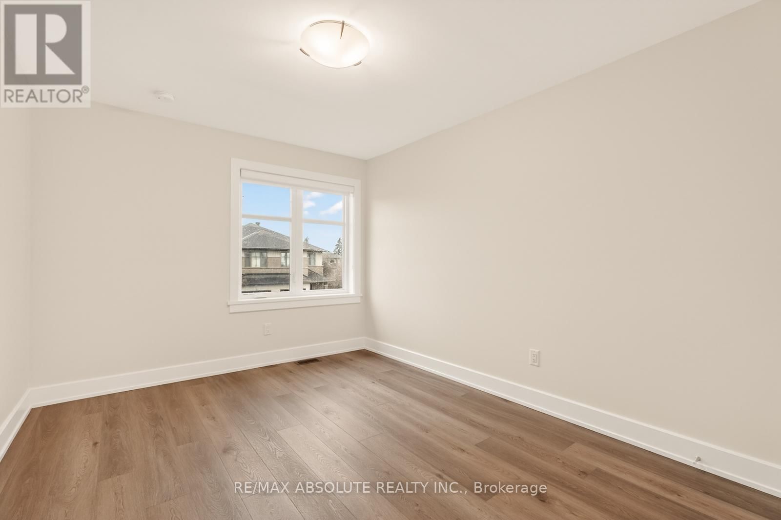 8 TABER STREET Image 25