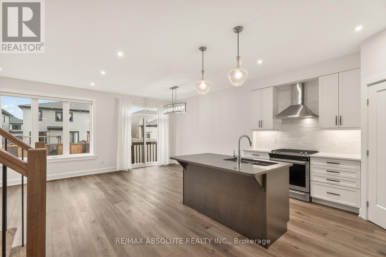 8 TABER STREET Image 6