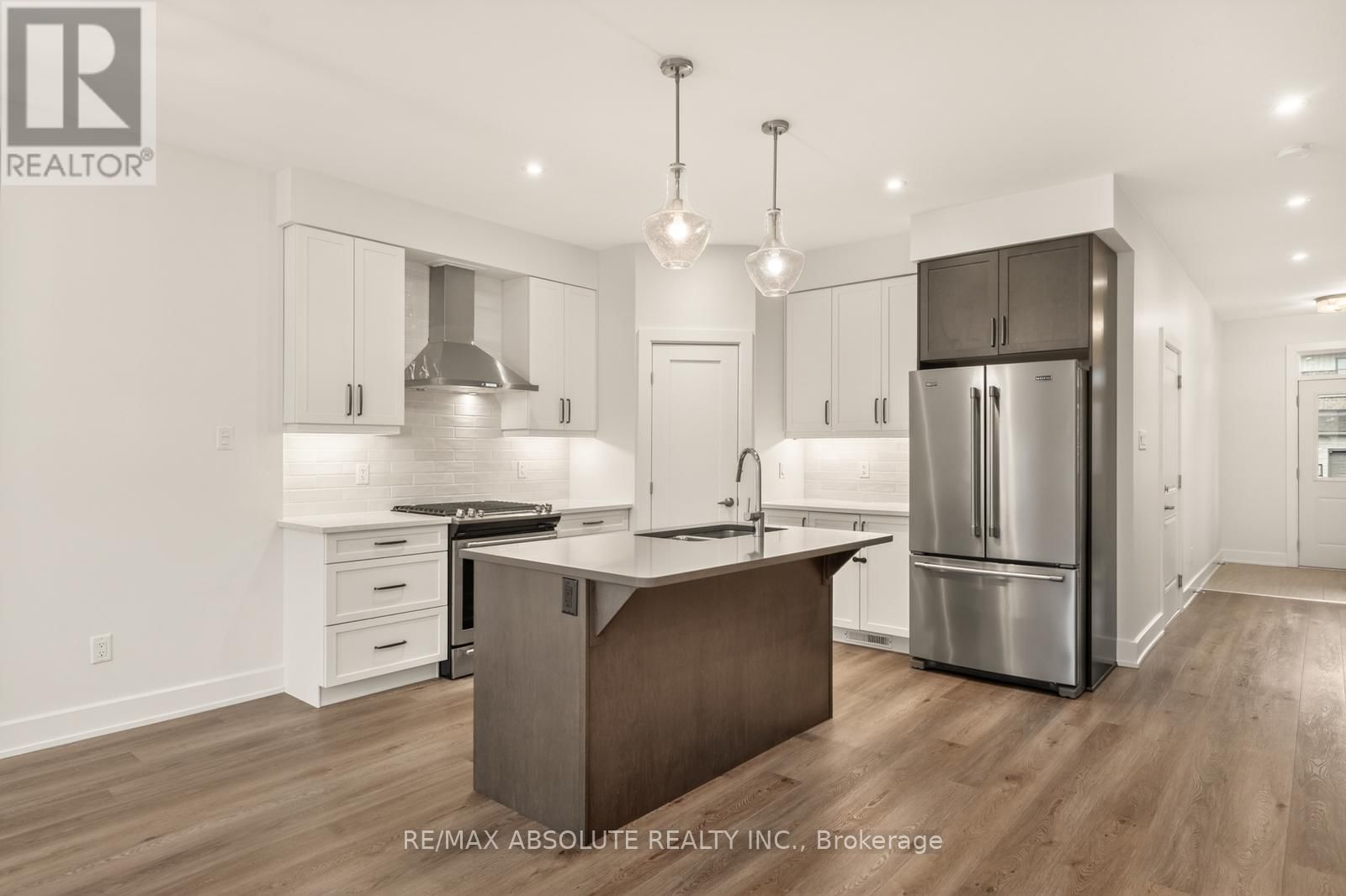 8 TABER STREET Image 7