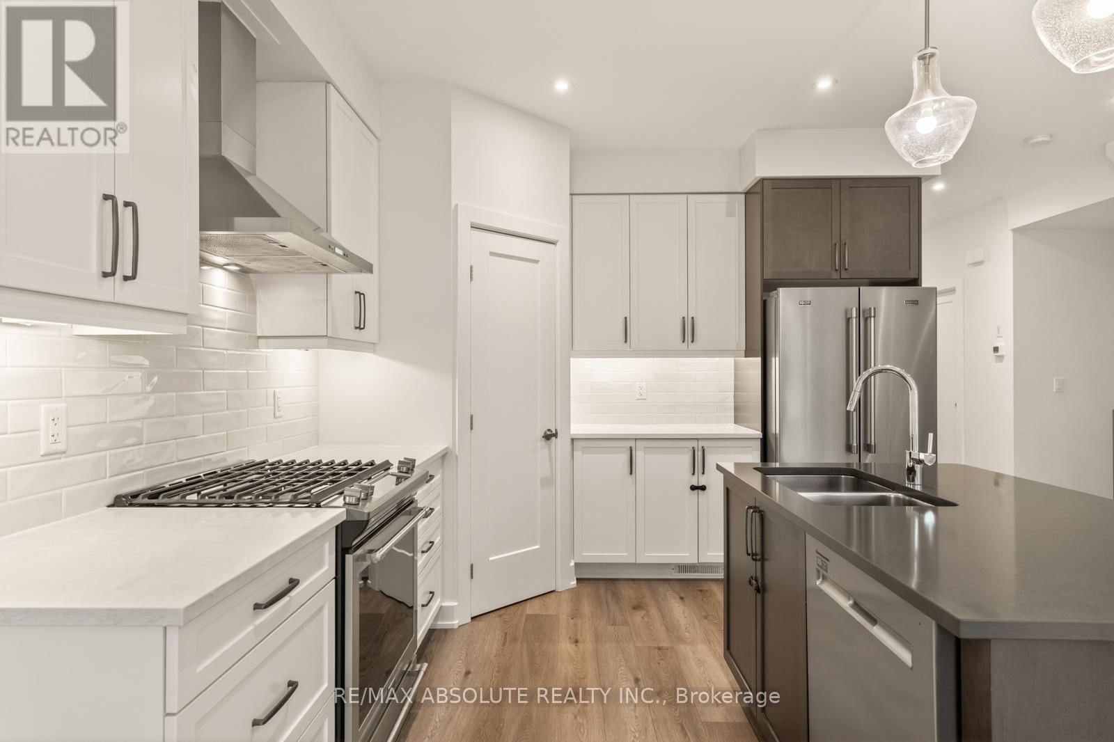 8 TABER STREET Image 8