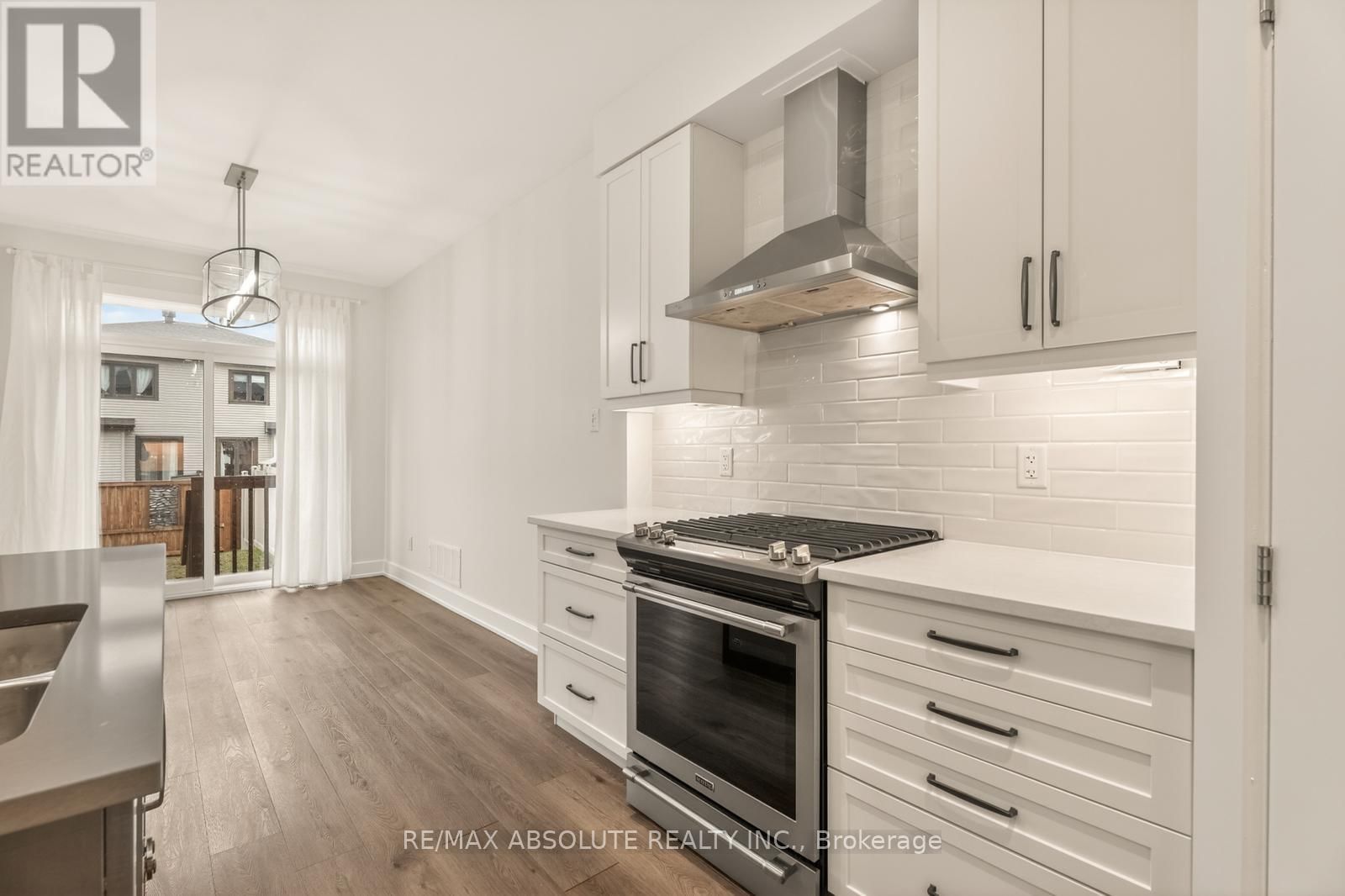 8 TABER STREET Image 9