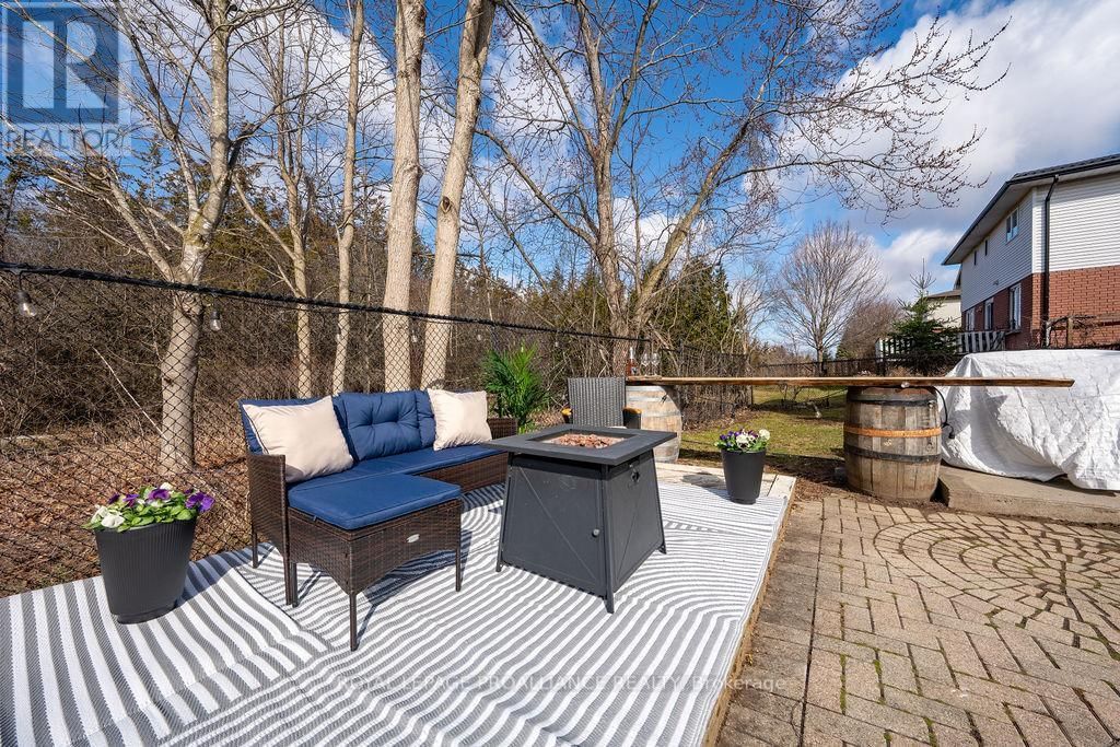 29 SHERWOOD CRESCENT Image 30