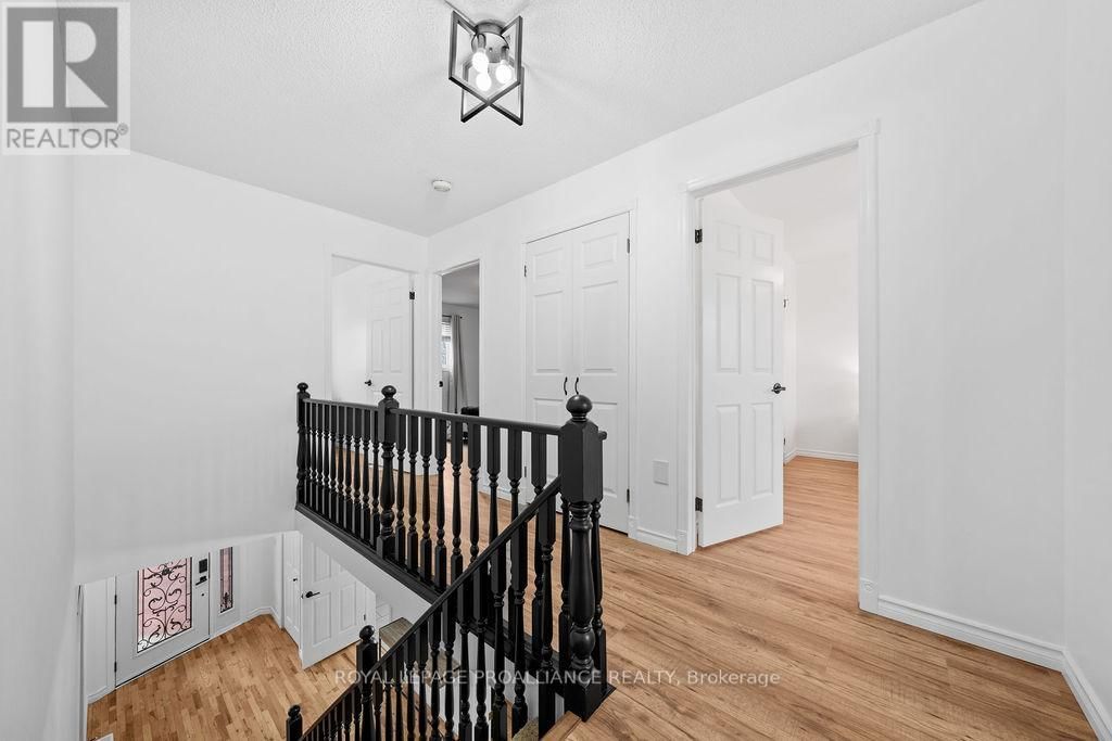 29 SHERWOOD CRESCENT Image 34