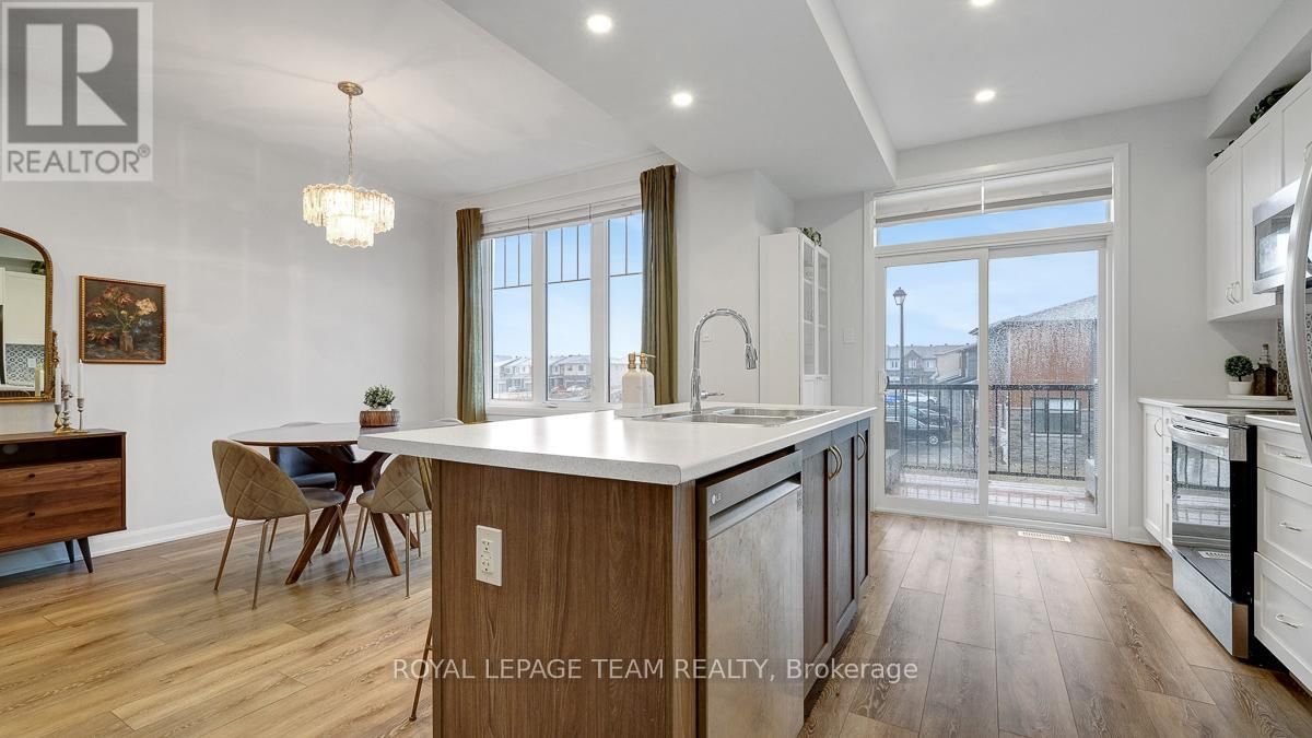 520 AGLISH MEWS Image 13