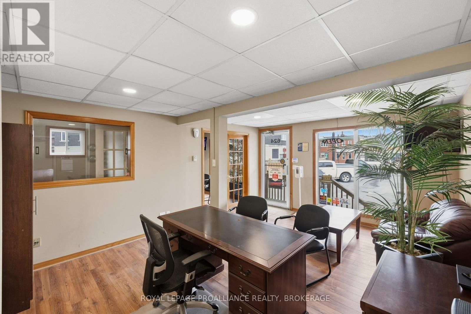 624 PRINCESS STREET Image 7