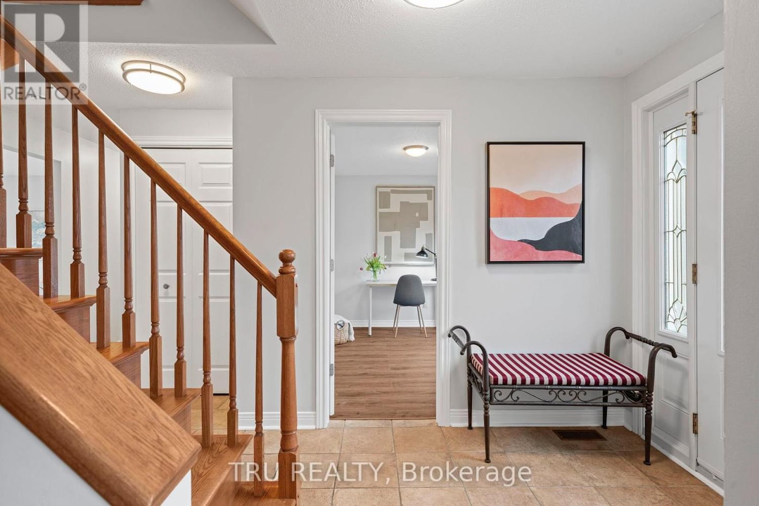 256 HOYLAKE CRESCENT Image 9