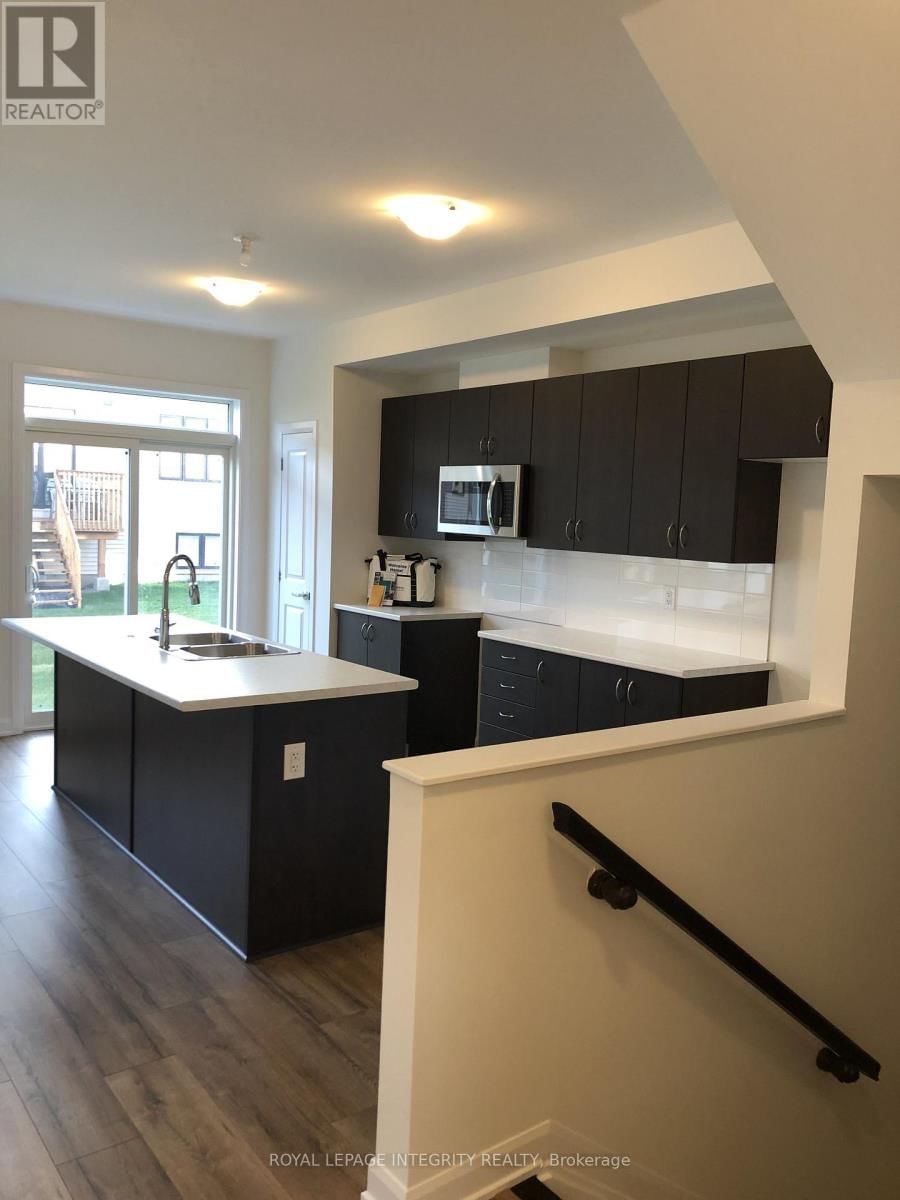 130 MAYNOOTH COURT Image 12