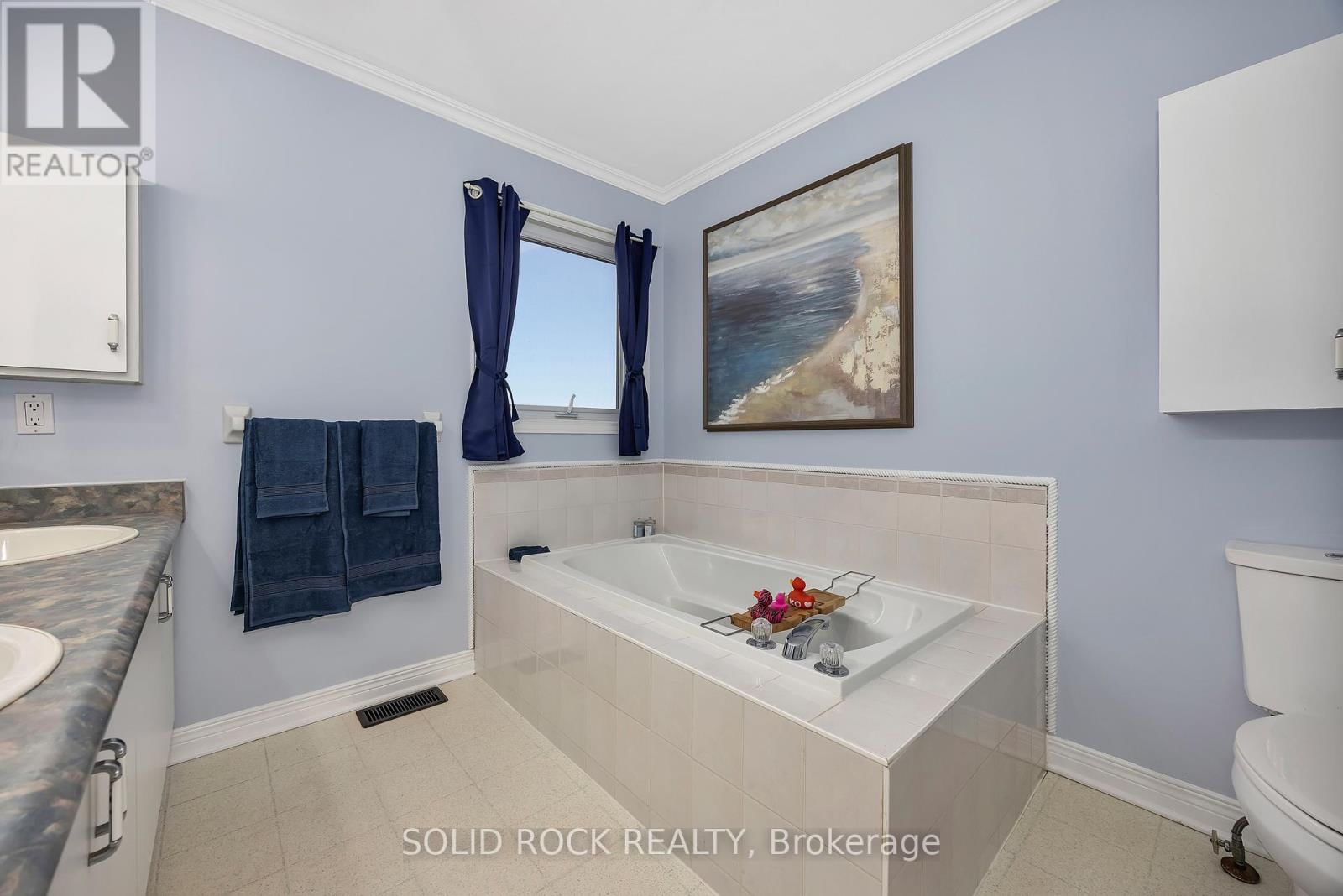 2 NEWBOROUGH CRESCENT Image 10