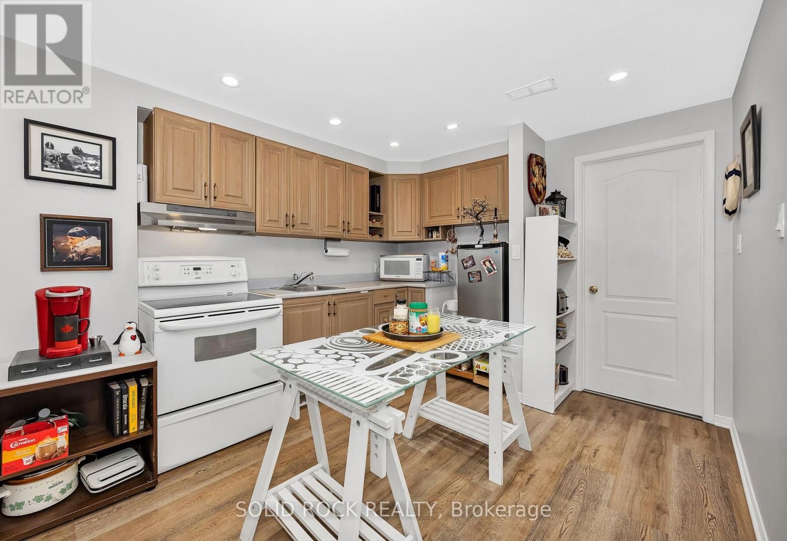 2 NEWBOROUGH CRESCENT Image 17