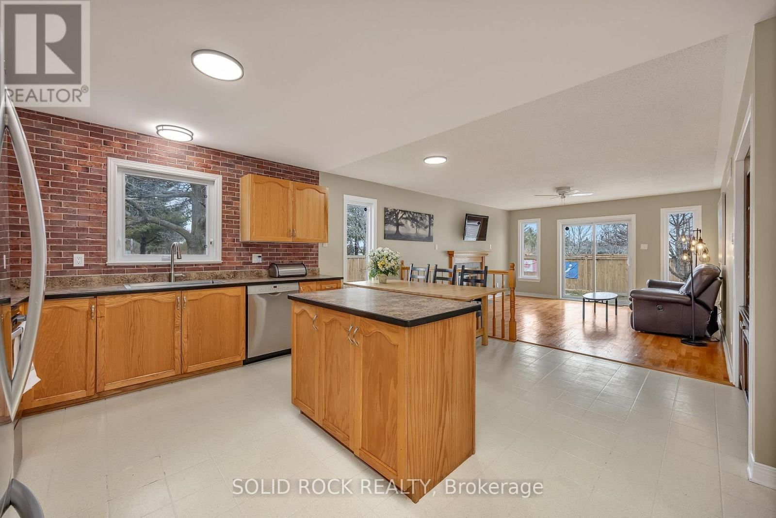 2 NEWBOROUGH CRESCENT Image 5