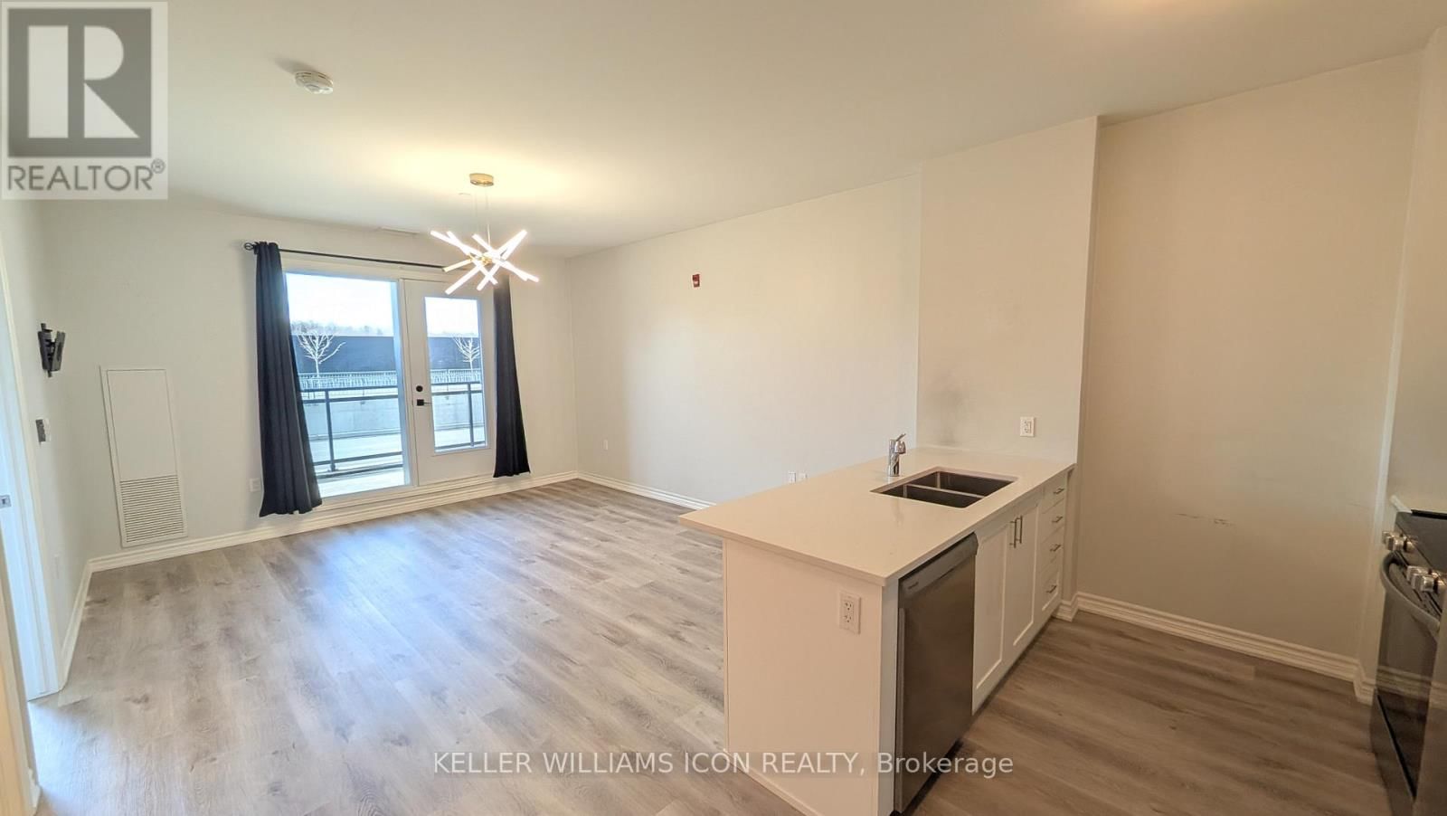 112 - 1350 HEMLOCK ROAD Image 9