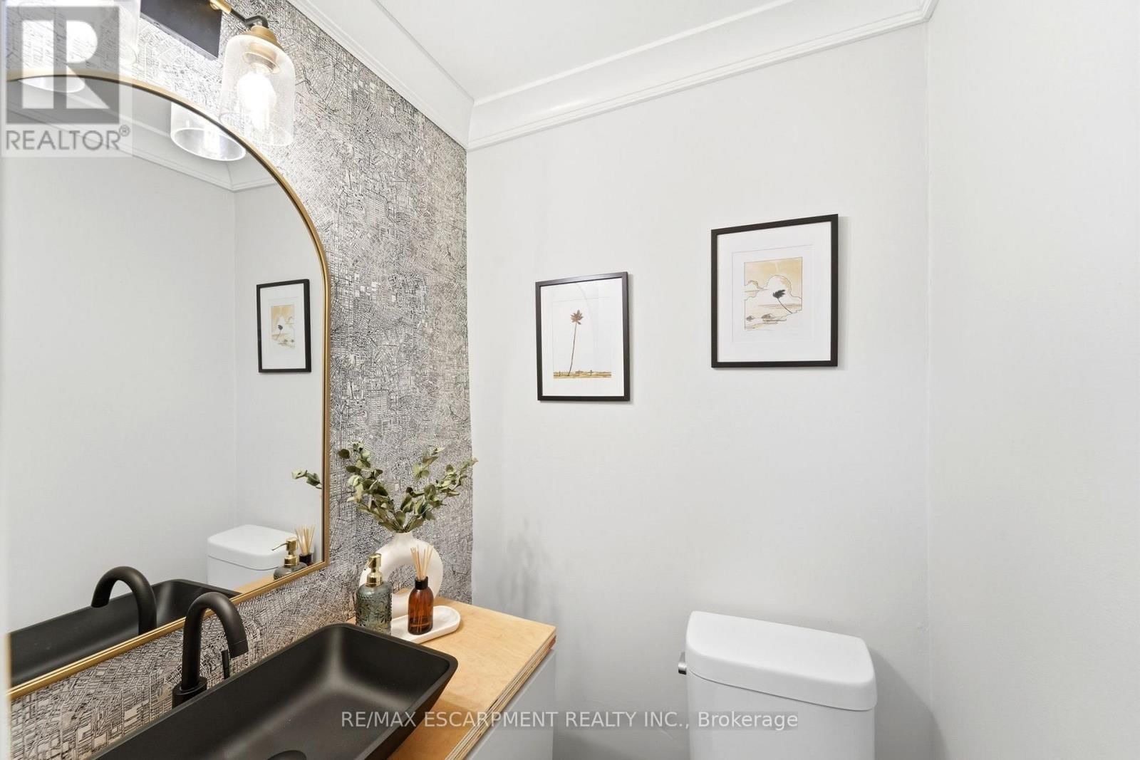 82 CLINTON STREET Image 18