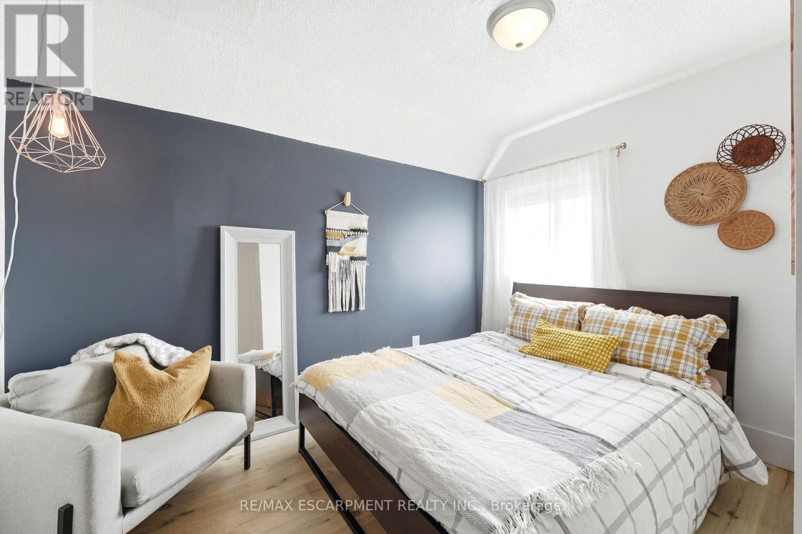 82 CLINTON STREET Image 23