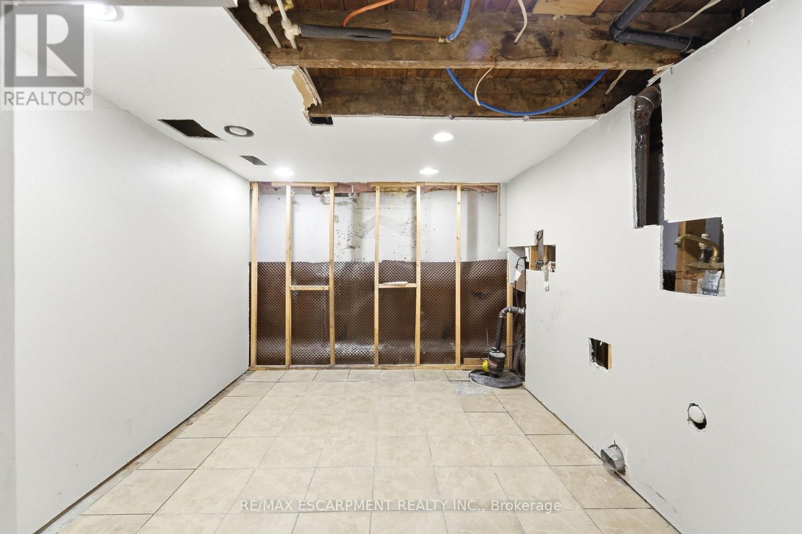 82 CLINTON STREET Image 25