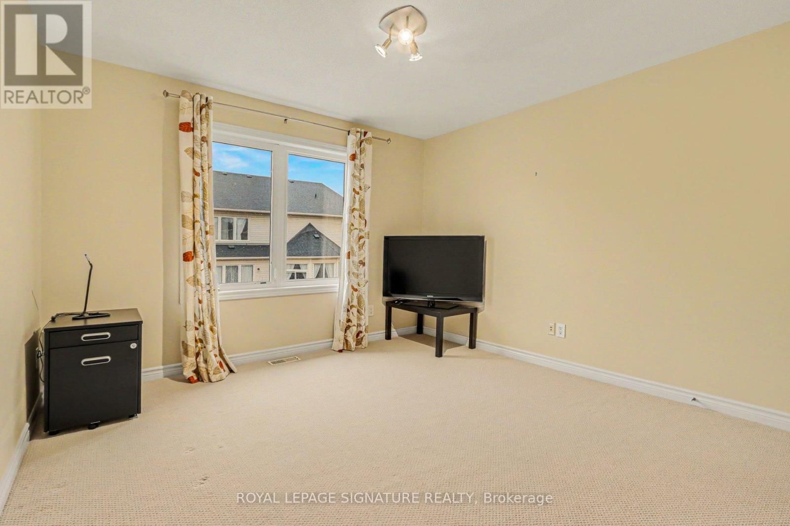 129 TAPESTRY DRIVE Image 16