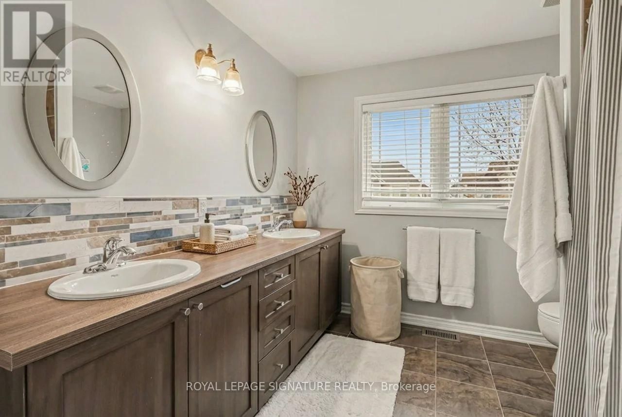 129 TAPESTRY DRIVE Image 21