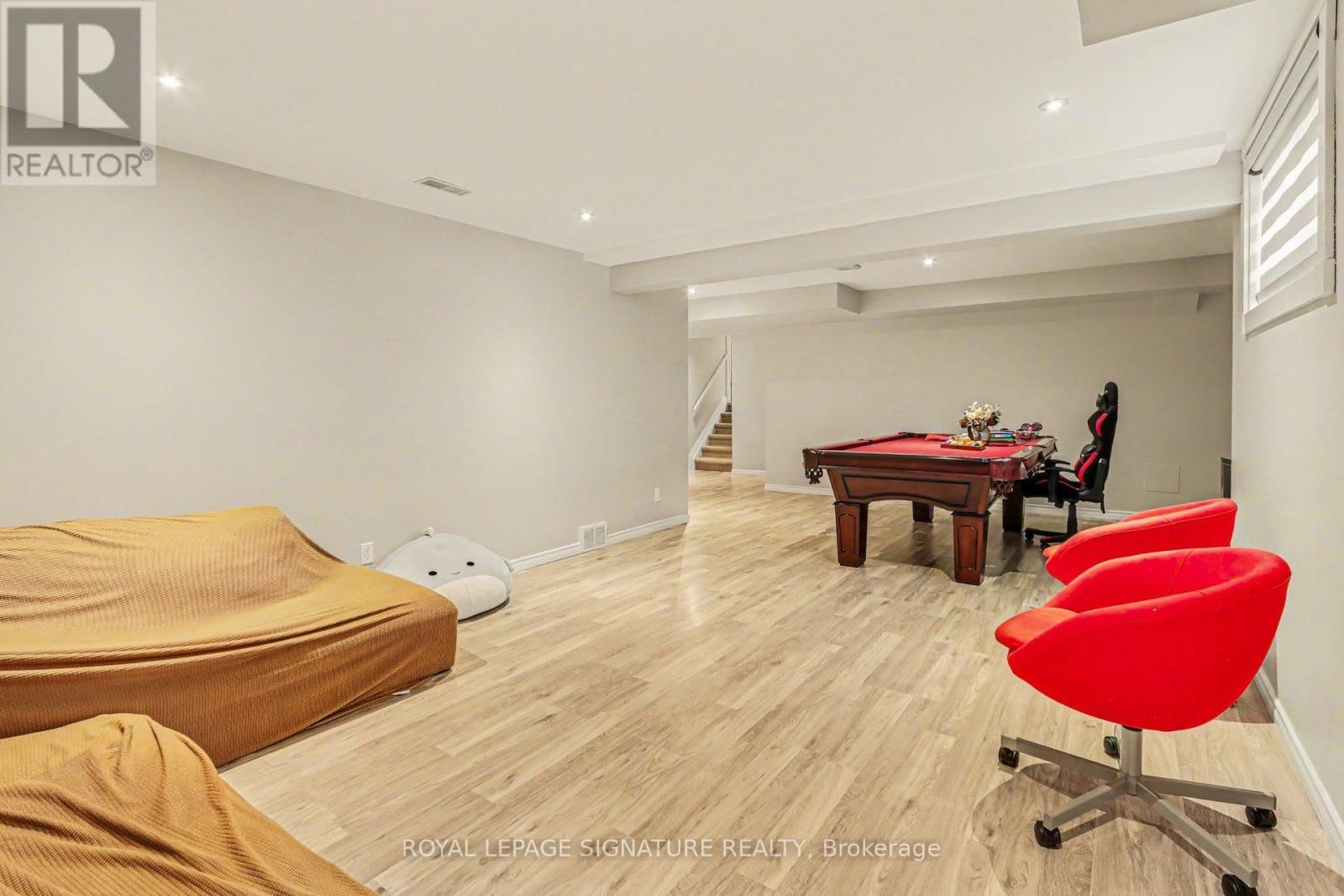 129 TAPESTRY DRIVE Image 24