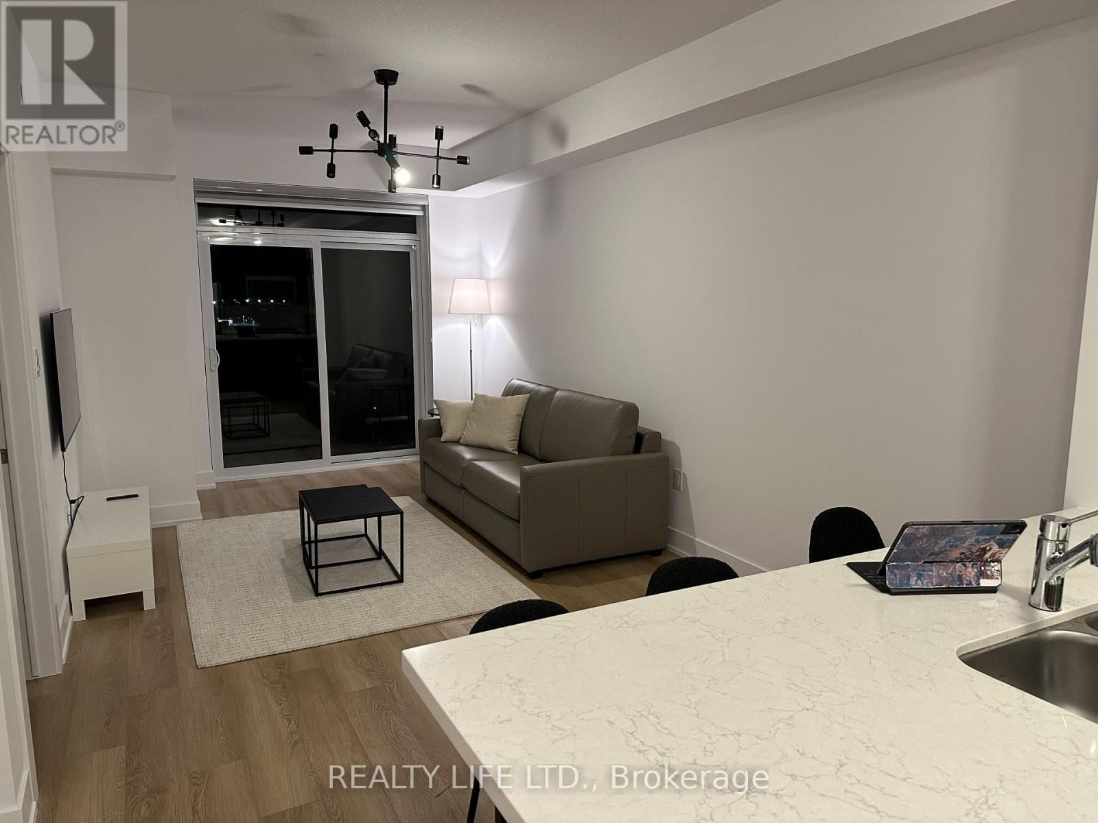 1106 - 470 DUNDAS STREET EAST Image 8