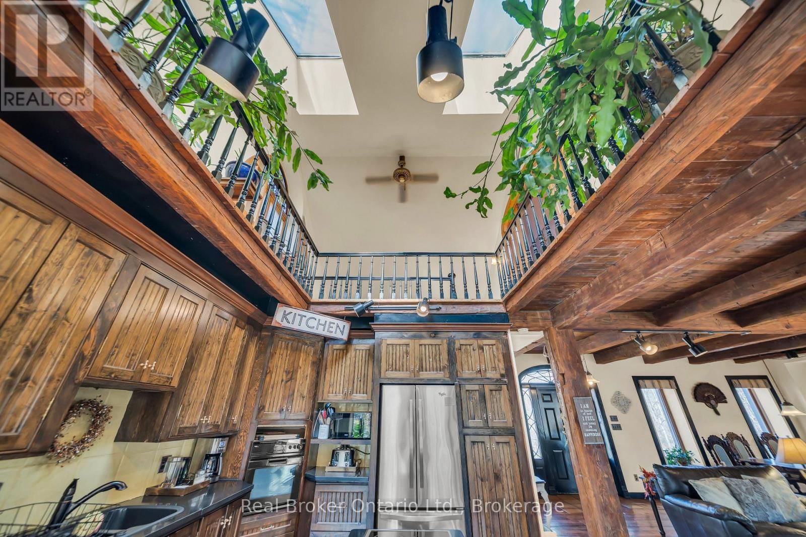 4766 HYNDMAN DRIVE Image 11